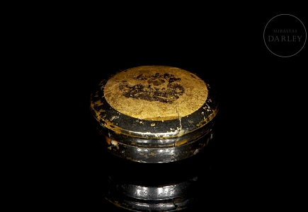 Antigua caja-relicario 