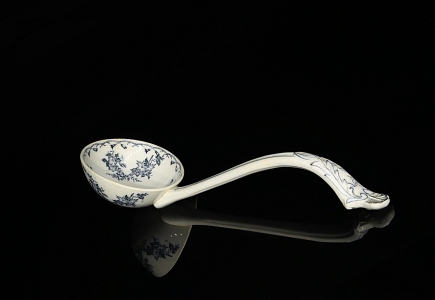 Cucharón de cerámica esmaltada, s.XIX-XX