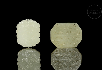 Pareja de placas de jade tallado 