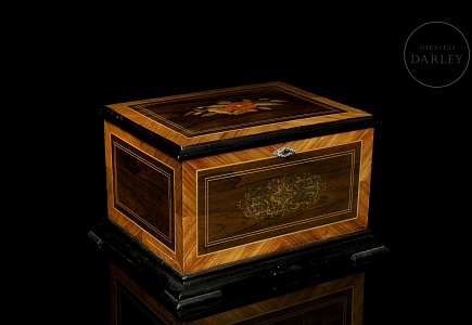 Caja de marquetería de estilo Neoclásico, s.XX