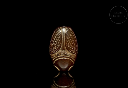 Colgante de jade tallado 