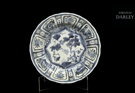 Plato de porcelana azul y blanco, S.XX