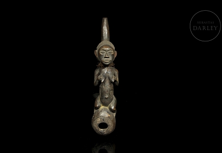 Pipa ceremonial femenina, R.D. del Congo, s.XX