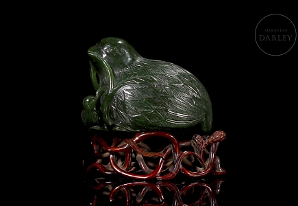 Figura de jade verde espinaca