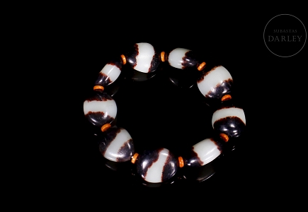 Pulsera de nueve cuentas de jade blanco y negro de Hetian, dinastía Qing