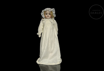 Muñeca de porcelana con cuerpo de piel J.D. Kestner, Alemania, c. 1895-1905