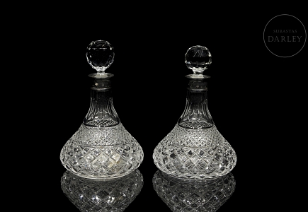 Pareja de botellas de barco en cristal tallado, s.XX