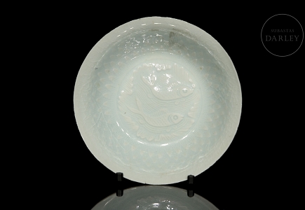 Plato de porcelana con vidriado celadón