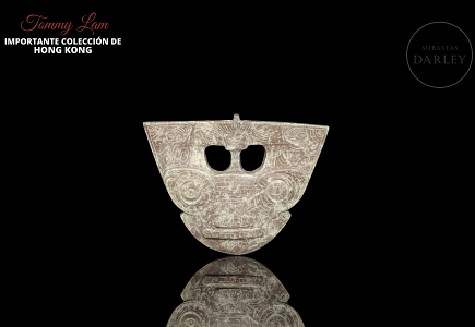 Colgante de jade tallado 