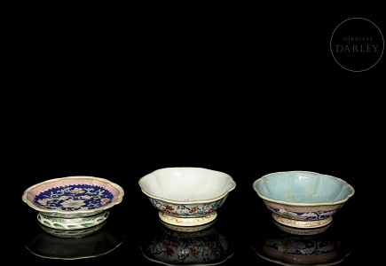 Tres cuencos de porcelana esmaltada “Familia rosa”, dinastía Qing