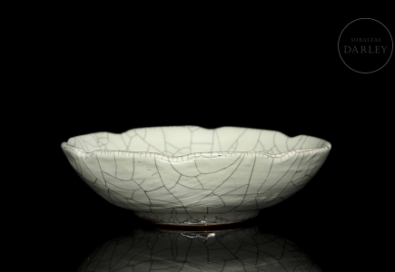 Plato de cerámica lobulado 