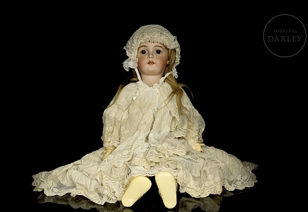 Gran muñeca de cabeza de porcelana, Alemania, s. XX