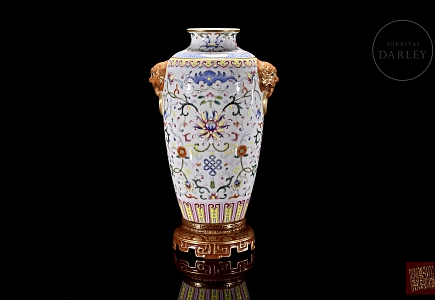 Jarrón de porcelana