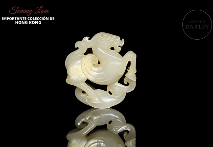 Colgante de jade tallado