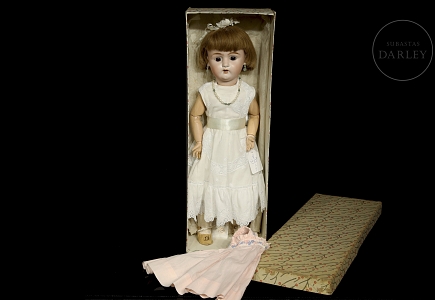 Muñeca de porcelana de Lehmann y Cía., España, c. 1910-1920