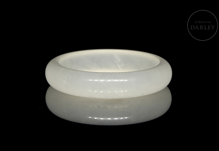 Esclava de jade blanco tallado, s.XX