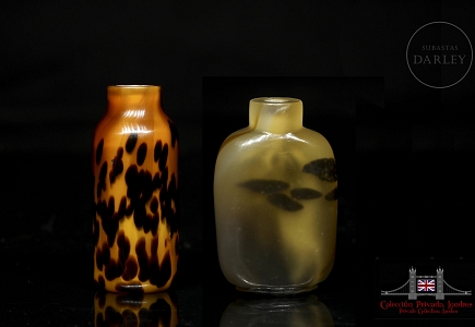 Dos botellas de rapé de vidrio, dinastía Qing