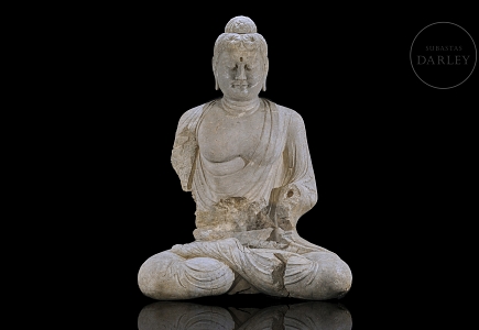 Gran figura de piedra tallada