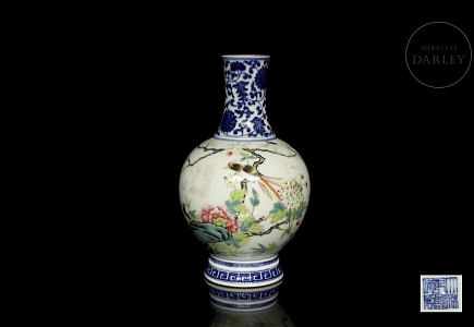 Jarrón de porcelana