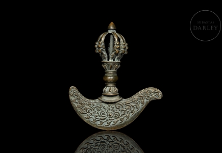 Elemento de ritual de bronce 