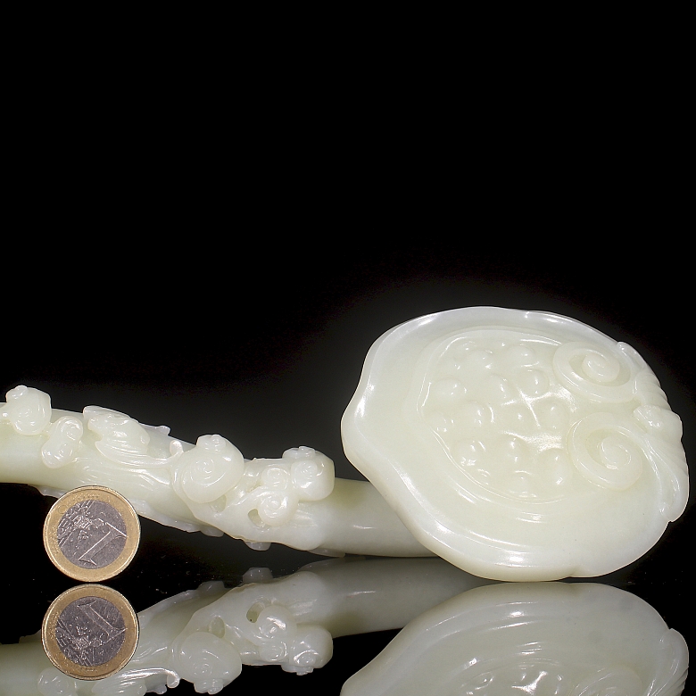 Cetro Ruyi de jade blanco de Hetian, dinastía Qing