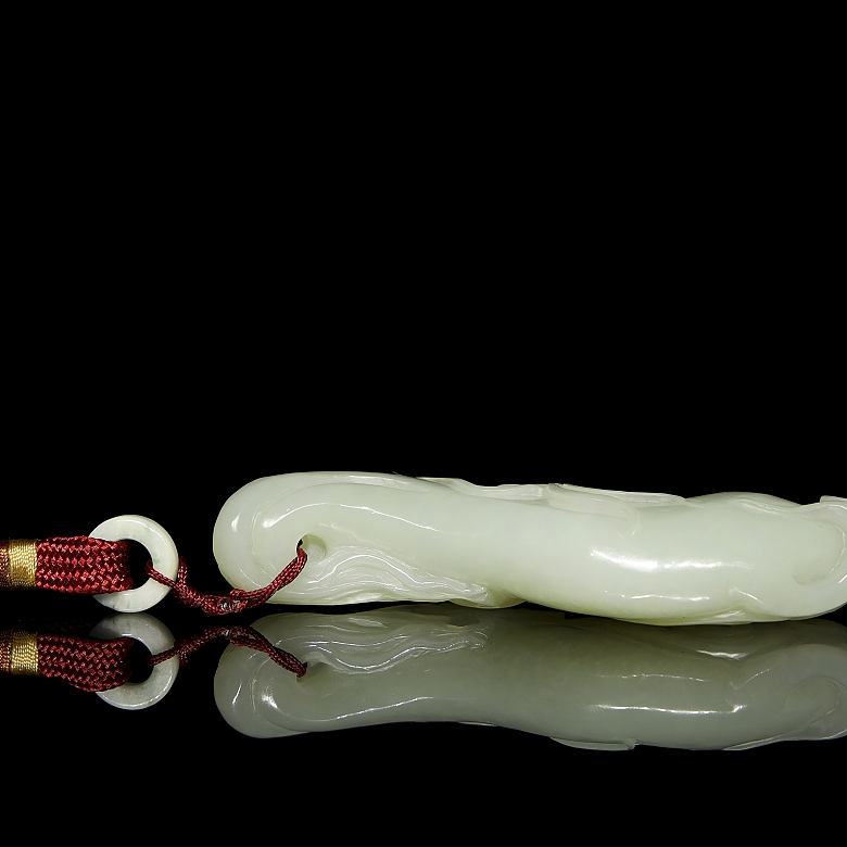 Jade figure ‘Fruit with lingzhi’, Qing dynasty