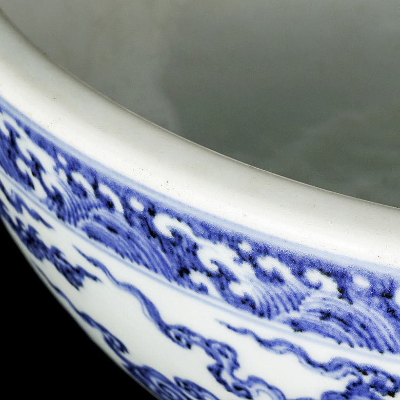 Cuenco de porcelana esmaltada azul y blanco 