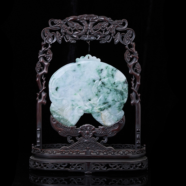 Panel de madera y jadeíta 