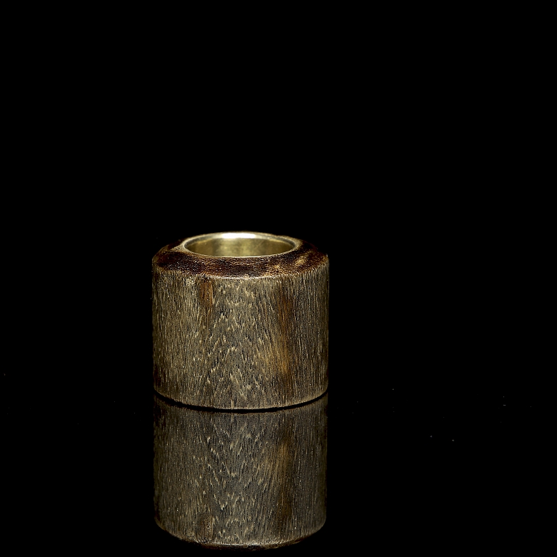 Anillo de arquero de madera chenxiagmu y metal, dinastía Qing