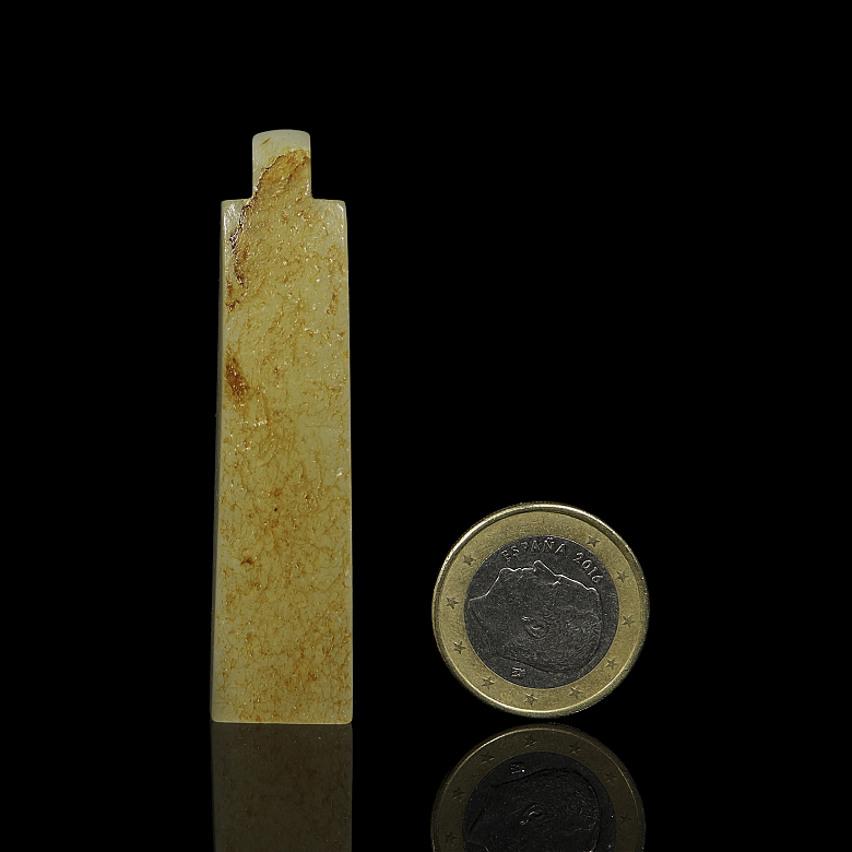 Small carved jade pendant, 20th century - 8