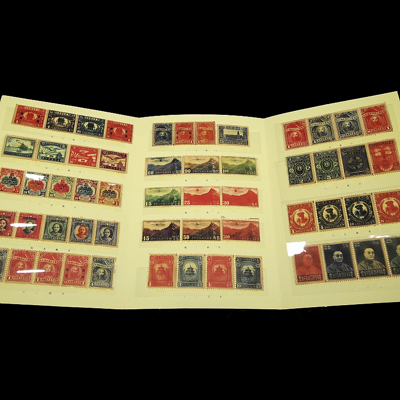 Álbum filatélico conmemorativo