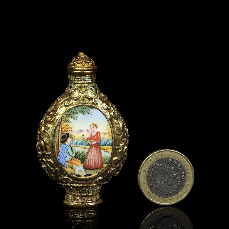 Snuff bottle ‘Gallant Scene’, with Qianlong brand name - 8