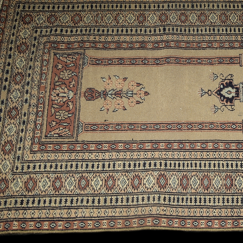 Alfombra oriental pakistaní de Cachemira, ca. 1983