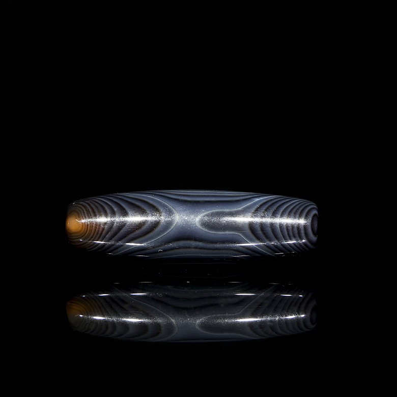 Grey agate ‘Dzi’ bead, Liao dynasty