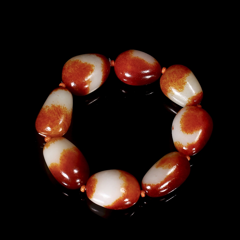 Bracelet with eight Hetian jade beads, Qing dynasty