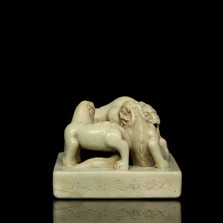 Shoushan celadon seal ‘Three Beasts’, Qing dynasty