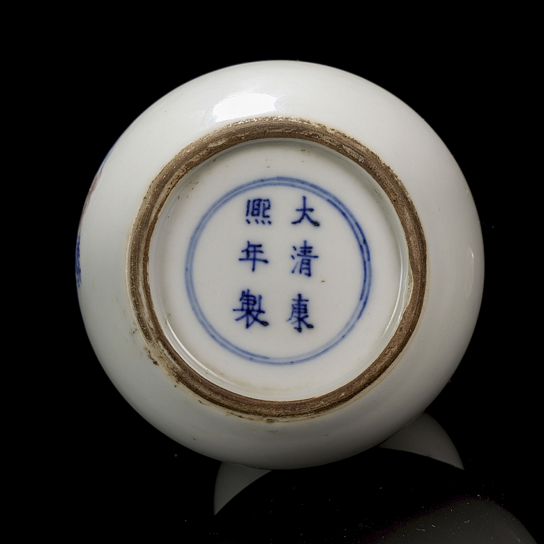 Glazed porcelain hulu vase, ‘Squirrels with Vine,’ Kangxi mark