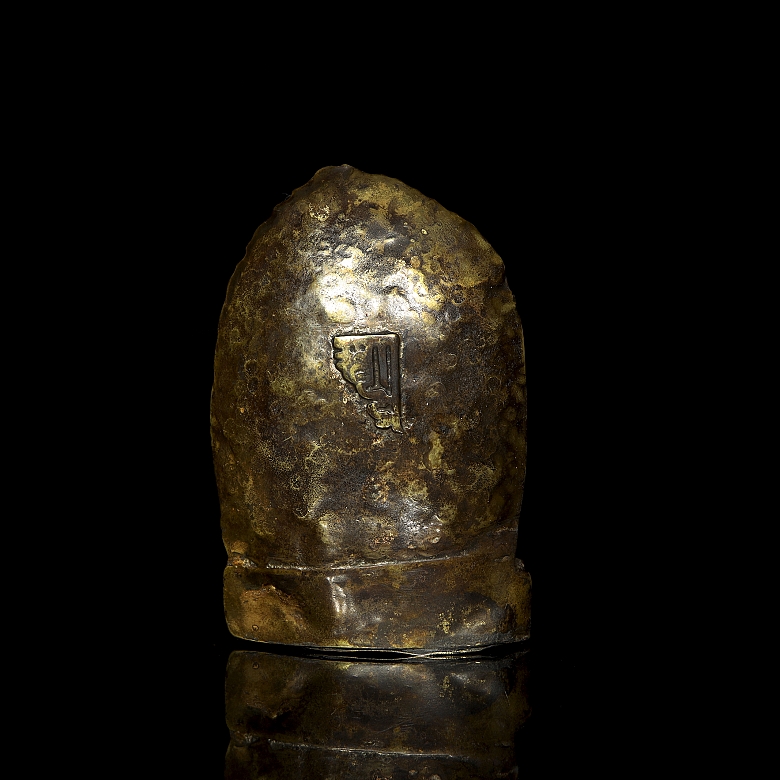 Pequeña figura de bronce