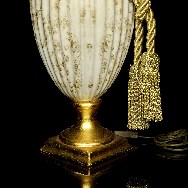 Table lamp with porcelain body, 20th century - 4