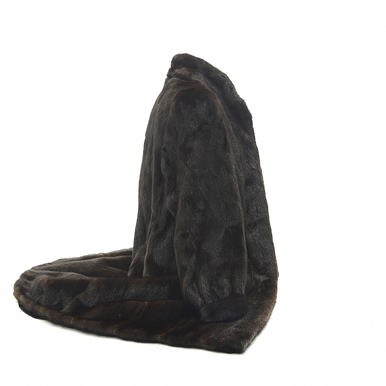 长款棕色貂皮大衣