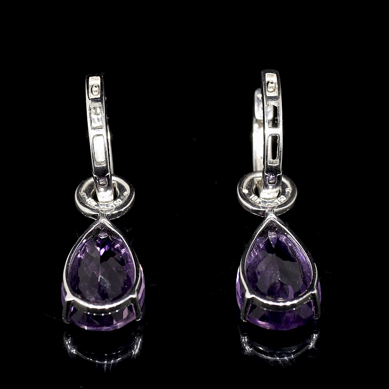 Pendientes en oro blanco de 18K con amatistas y diamantes