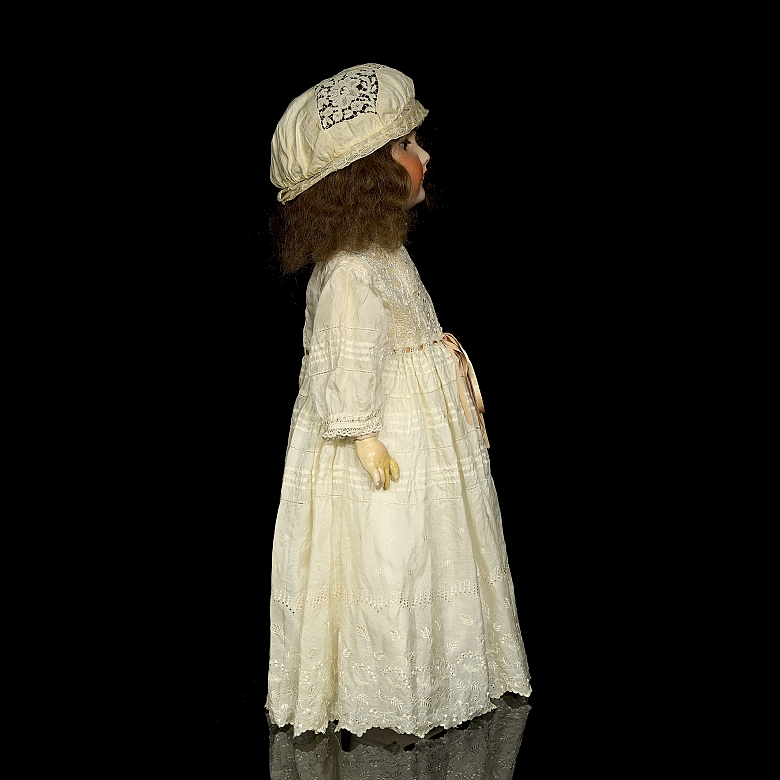 Muñeca de porcelana de SFBJ , París, c. 1920-1925