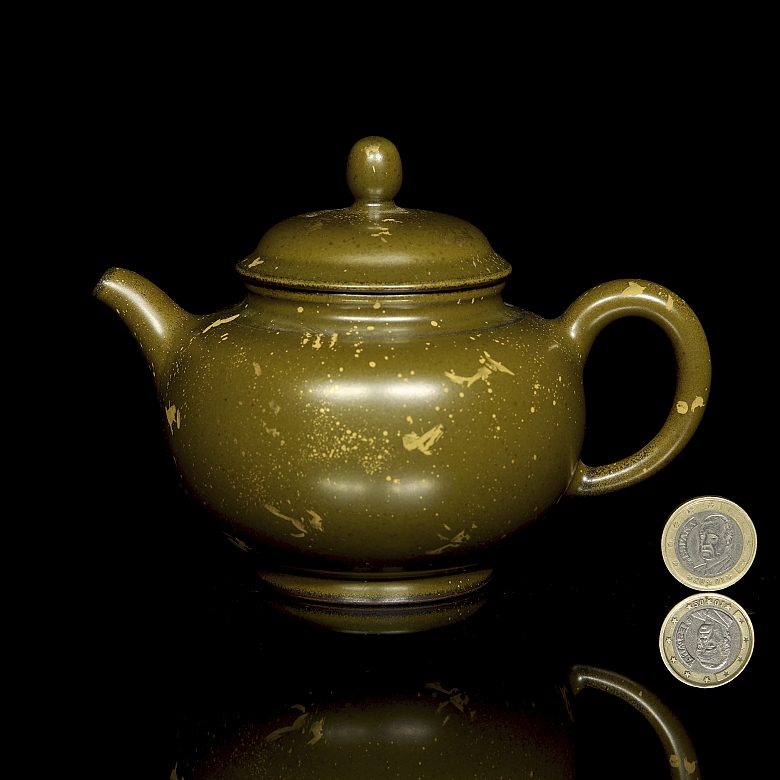 Tetera de cerámica con esmalte de té, con sello Qianlong