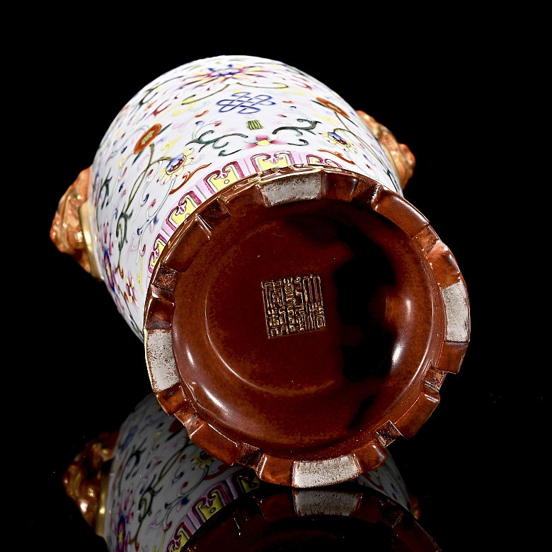 Jarrón de porcelana 