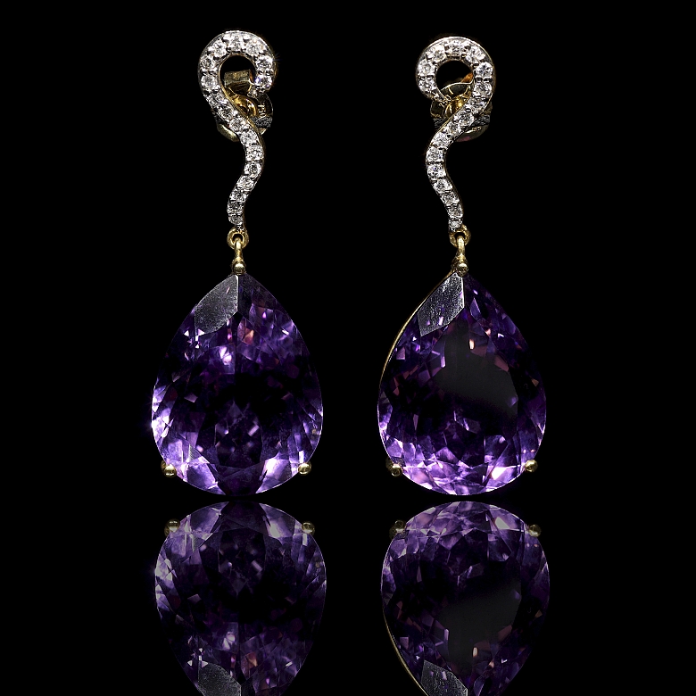 Pendientes en oro amarillo de 18k con amatistas y diamantes