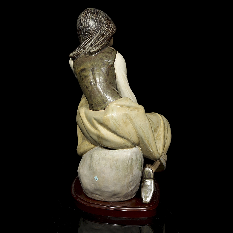 Figura de Lladró “Canterera clásica”