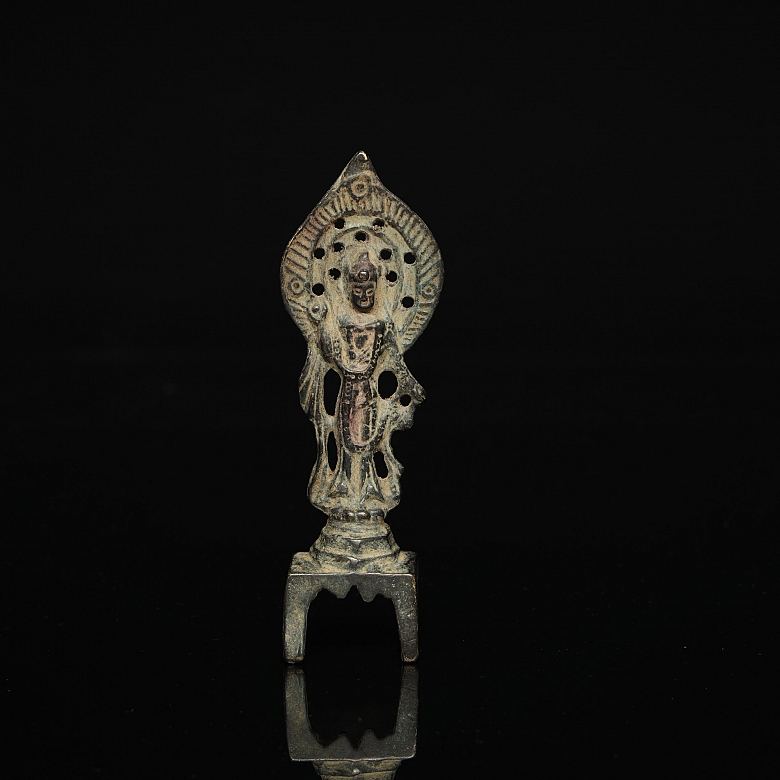 Pequeña figura de bronce 