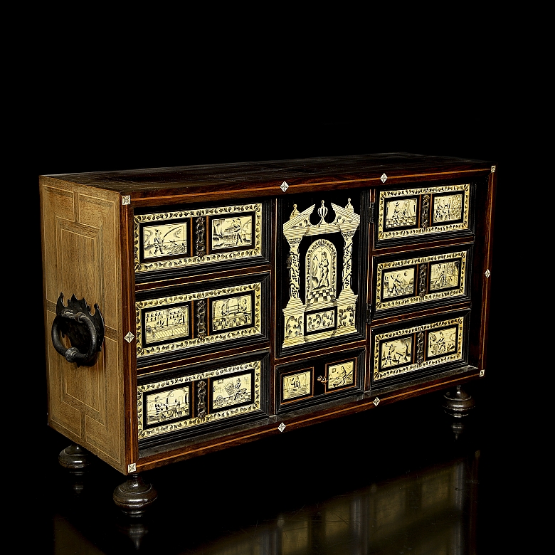 Bargueño de madera de fabricación valenciana, s.XX