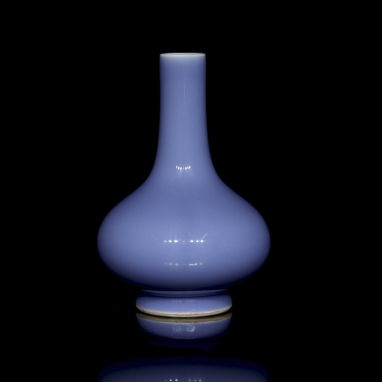 Monochrome light-blue glazed porcelain vase, Qing dynasty - 2