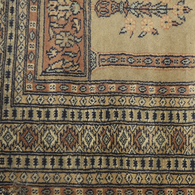 Alfombra oriental pakistaní de Cachemira, ca. 1983